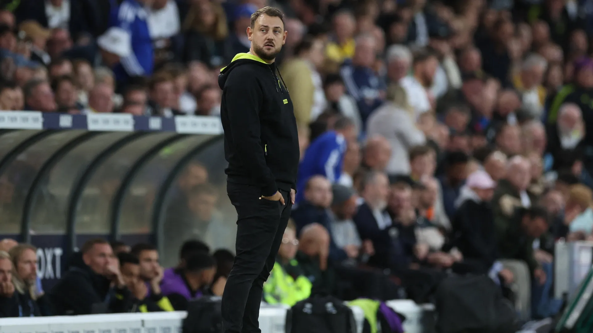 Huấn luyện viên René Maric làm việc tại Bayern Munich dưới sự giám sát của Vincent Kompany