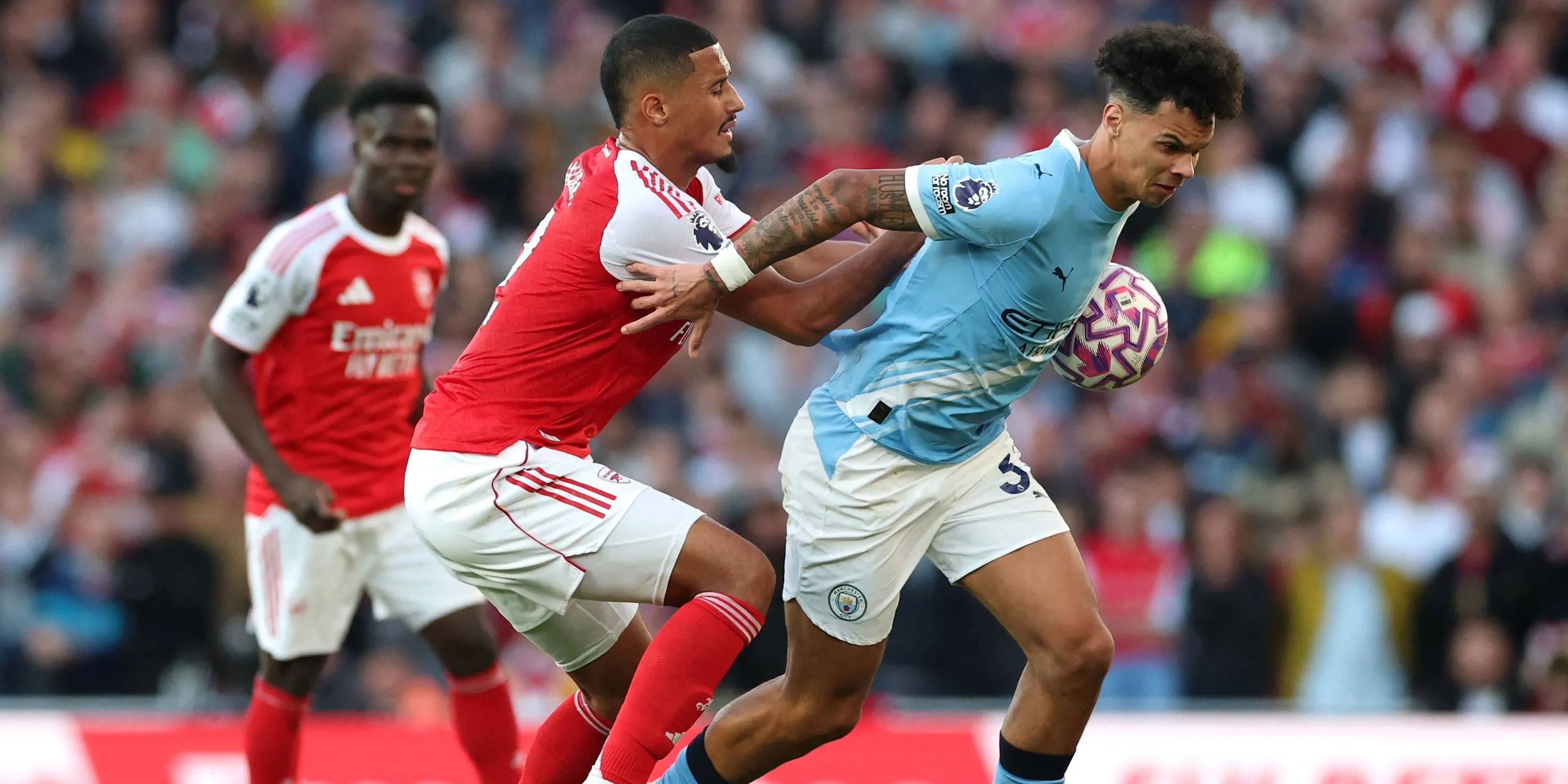 Manchester City đối đầu Arsenal trong một trận cầu căng thẳng ở Premier League