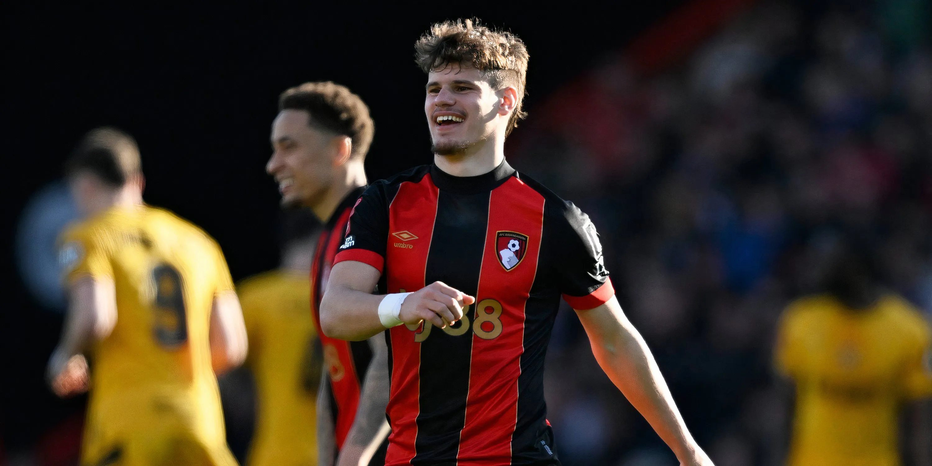 Milos Kerkez thi đấu cho Bournemouth